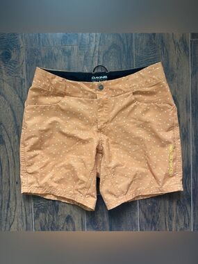 Dakine Size Small 7” Orange Outdoor Biking Shorts